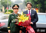 潘文江大将主持欢迎仪式 欢迎斯洛伐克副总理兼国防部长对越南进行正式访问